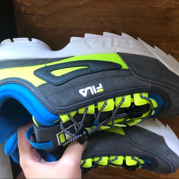 NWT FILA Disruptor Trail Sneaker - Picture 5 of 7